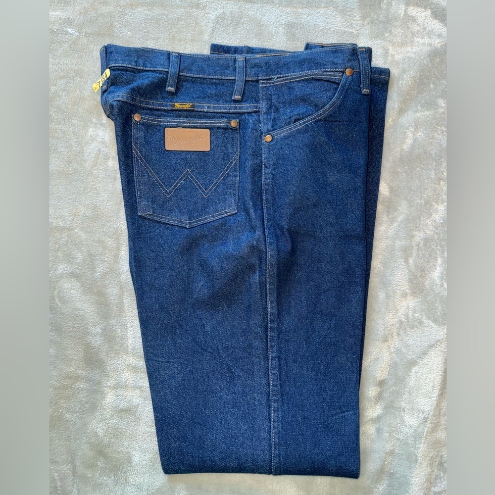 Vintage Wrangler Men's Deep Blue Relaxed Jeans 34x34